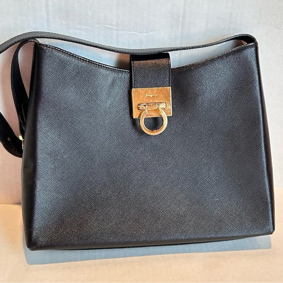 Salvatore Ferragamo Black Leather Trifolio Shoulder Bag - Picture 3 of 16